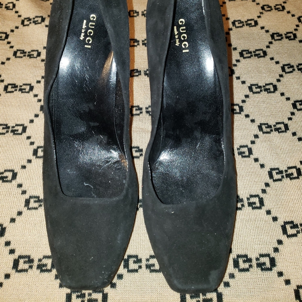 Gucci Black Suede Platform Pumps Size 10